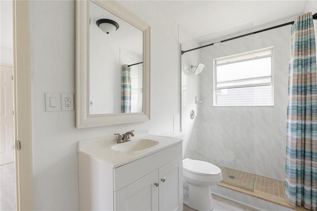 En Venta: $579,900 (4 camas, 0 baños, 2283 Pies cuadrados)