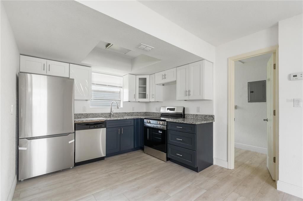 En Venta: $579,900 (4 camas, 0 baños, 2283 Pies cuadrados)