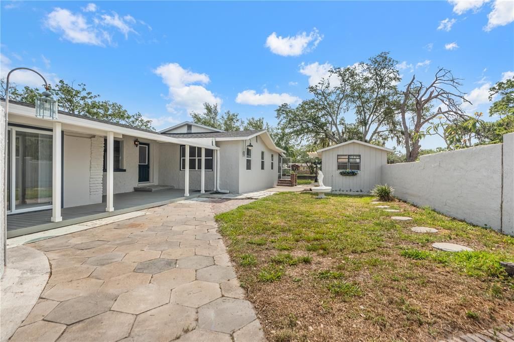 En Venta: $579,900 (4 camas, 0 baños, 2283 Pies cuadrados)