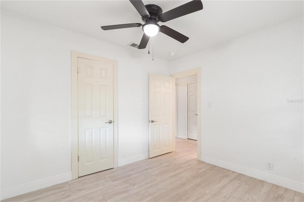 En Venta: $579,900 (4 camas, 0 baños, 2283 Pies cuadrados)