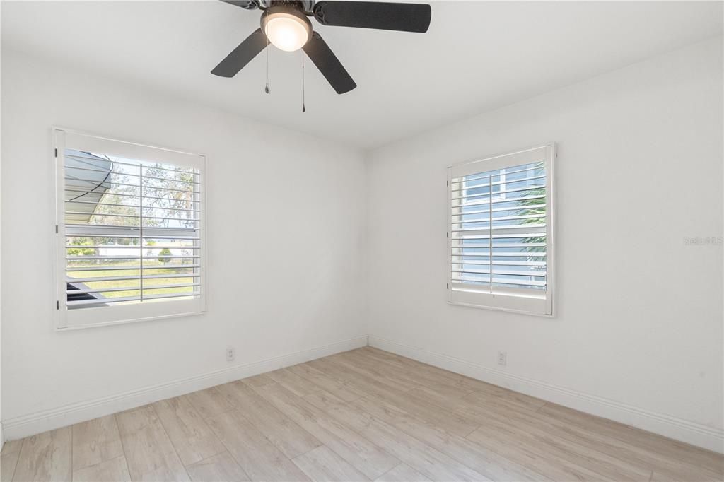 En Venta: $579,900 (4 camas, 0 baños, 2283 Pies cuadrados)