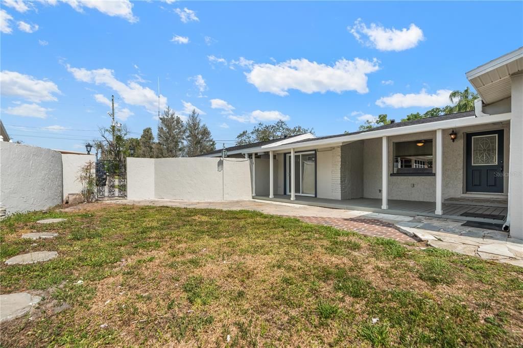 En Venta: $579,900 (4 camas, 0 baños, 2283 Pies cuadrados)