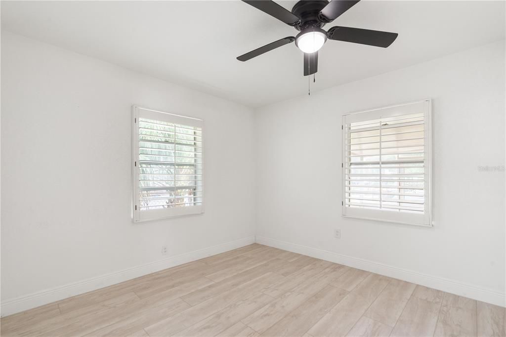 En Venta: $579,900 (4 camas, 0 baños, 2283 Pies cuadrados)