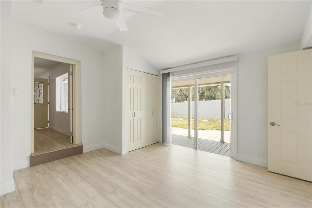 En Venta: $579,900 (4 camas, 0 baños, 2283 Pies cuadrados)