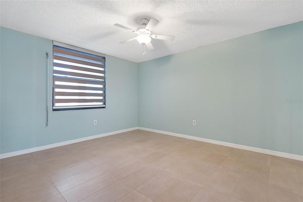 На продажу: $250,000 (2 спален, 2 ванн, 1275 Квадратных фут)