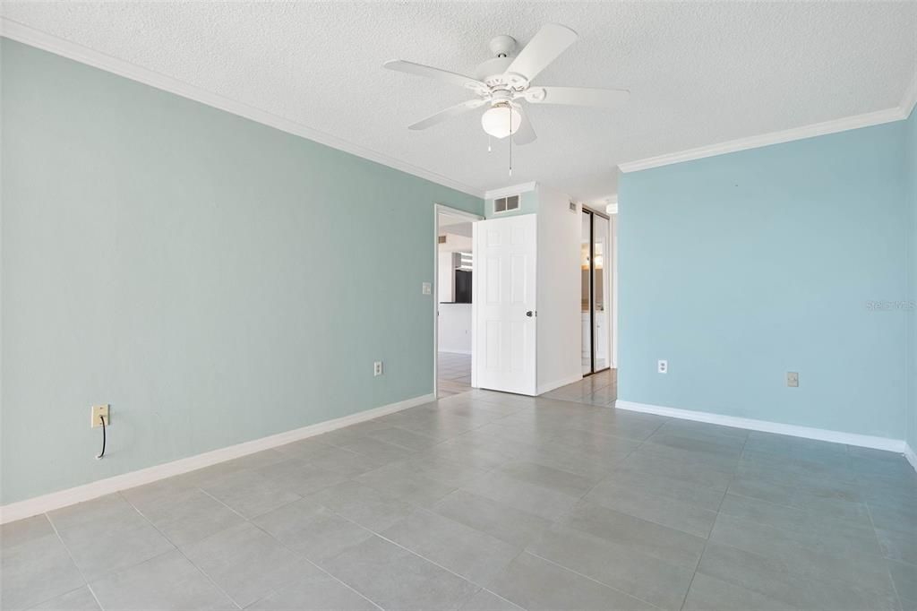 На продажу: $250,000 (2 спален, 2 ванн, 1275 Квадратных фут)