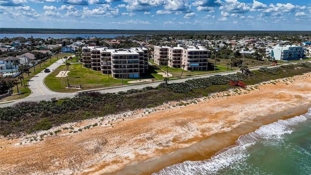 На продажу: $250,000 (2 спален, 2 ванн, 1275 Квадратных фут)