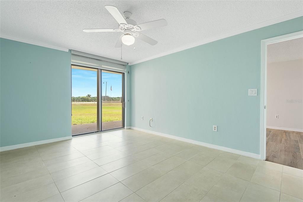 На продажу: $250,000 (2 спален, 2 ванн, 1275 Квадратных фут)