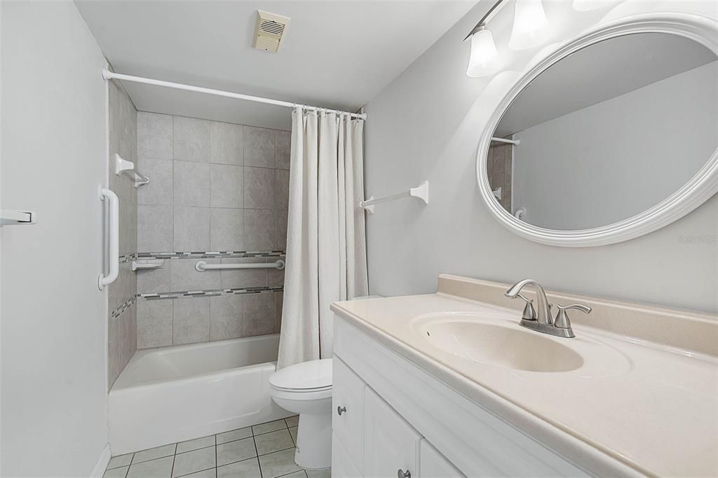 На продажу: $250,000 (2 спален, 2 ванн, 1275 Квадратных фут)