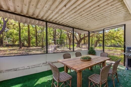 En Venta: $279,000 (4 camas, 2 baños, 1700 Pies cuadrados)