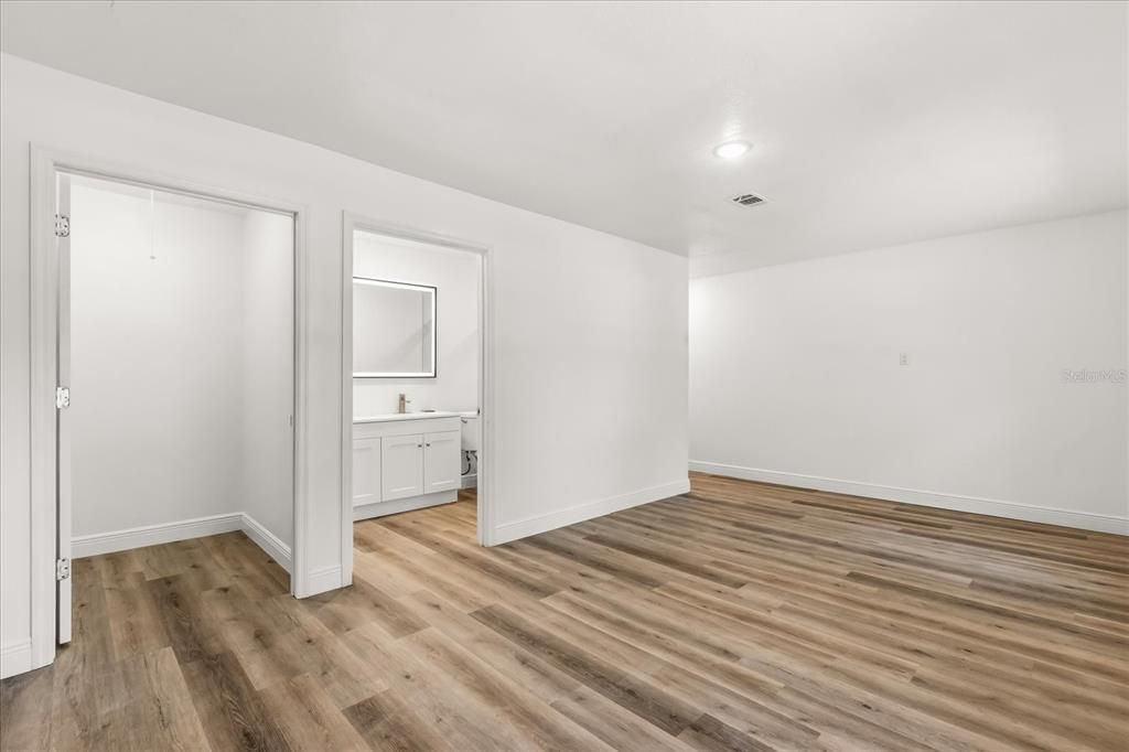 En Venta: $279,000 (4 camas, 2 baños, 1700 Pies cuadrados)