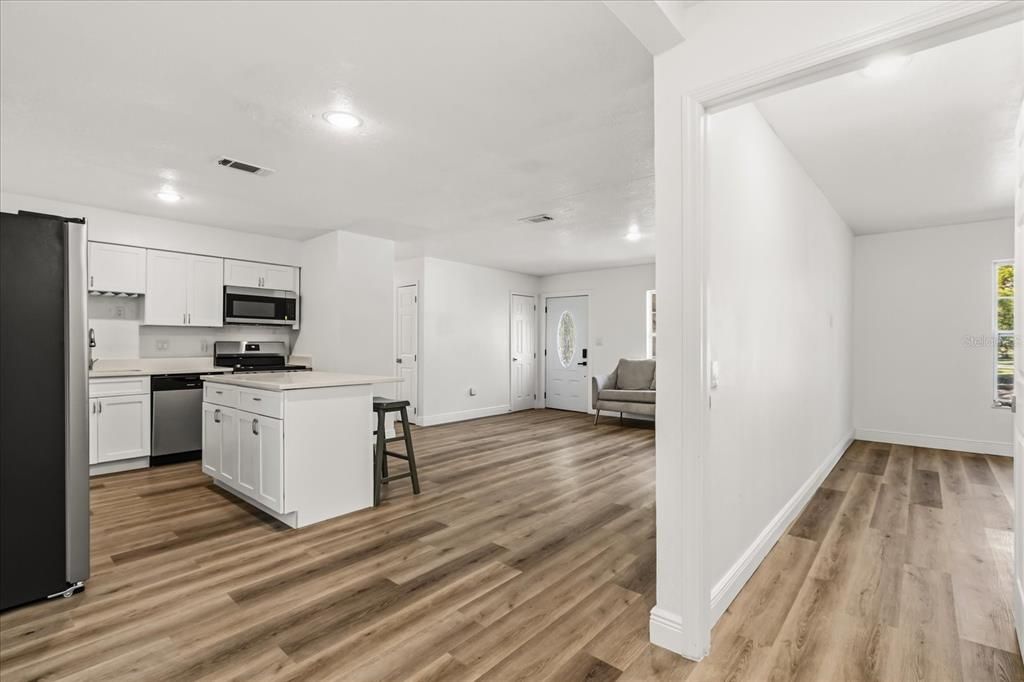 En Venta: $279,000 (4 camas, 2 baños, 1700 Pies cuadrados)