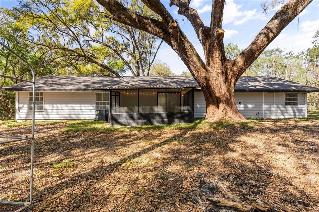En Venta: $279,000 (4 camas, 2 baños, 1700 Pies cuadrados)