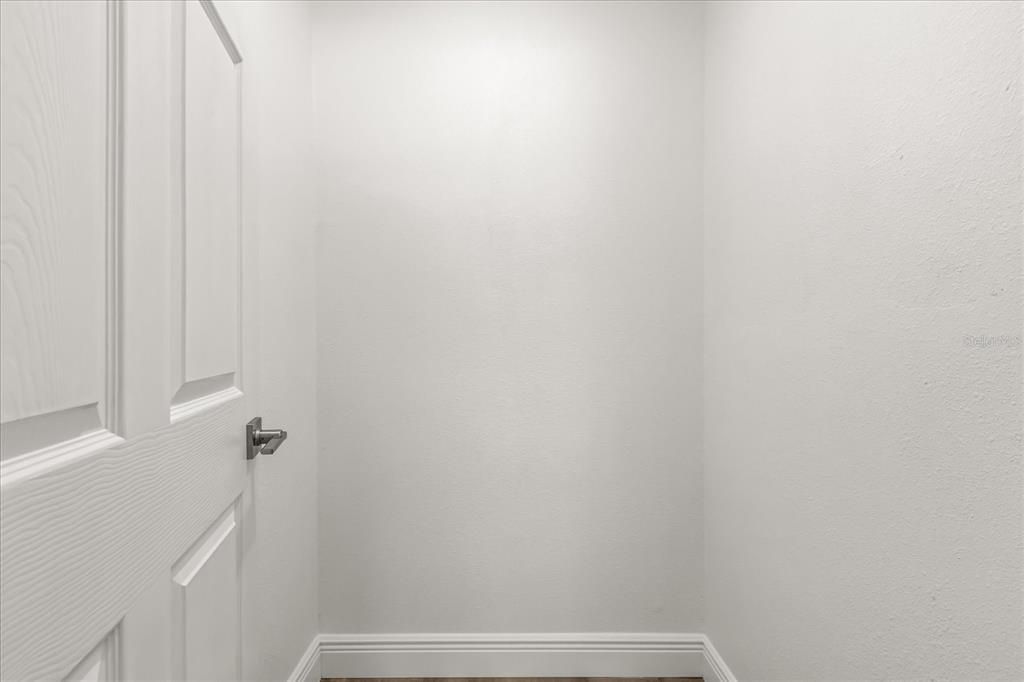 En Venta: $279,000 (4 camas, 2 baños, 1700 Pies cuadrados)