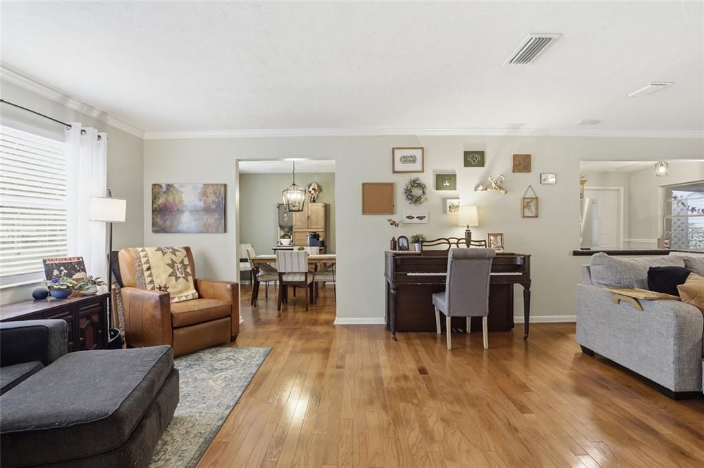 En Venta: $349,900 (3 camas, 2 baños, 1449 Pies cuadrados)