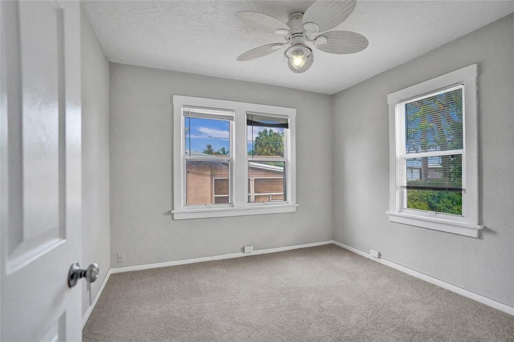 На продажу: $582,000 (4 спален, 2 ванн, 1666 Квадратных фут)