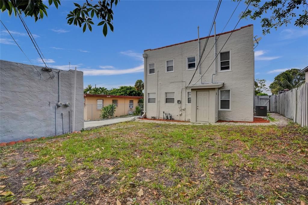 На продажу: $582,000 (4 спален, 2 ванн, 1666 Квадратных фут)