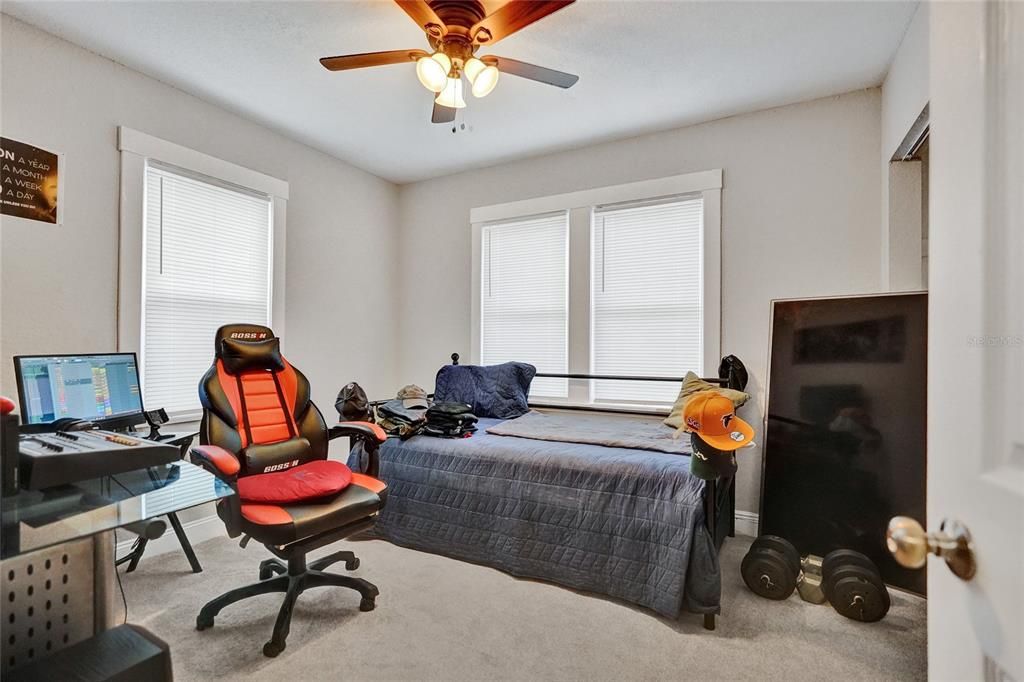 На продажу: $582,000 (4 спален, 2 ванн, 1666 Квадратных фут)