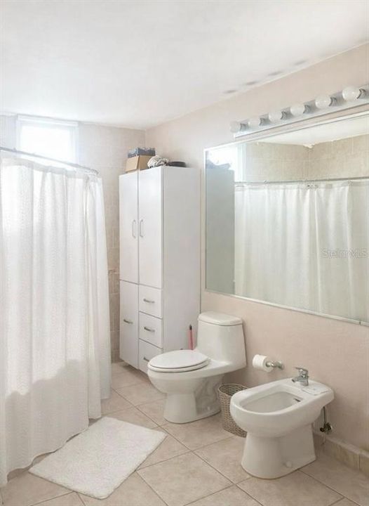 Под контрактом: $435,000 (3 спален, 2 ванн, 1791.65 Квадратных фут)