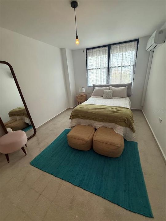 For Rent: $3,000 (2 beds, 1 baths, 880 Square Feet)