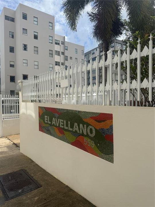 For Rent: $3,000 (2 beds, 1 baths, 880 Square Feet)