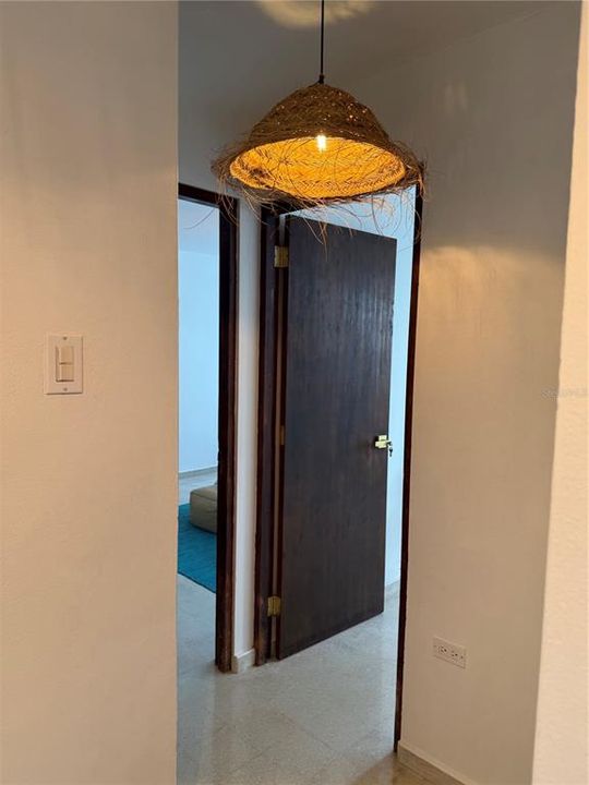 For Rent: $3,000 (2 beds, 1 baths, 880 Square Feet)