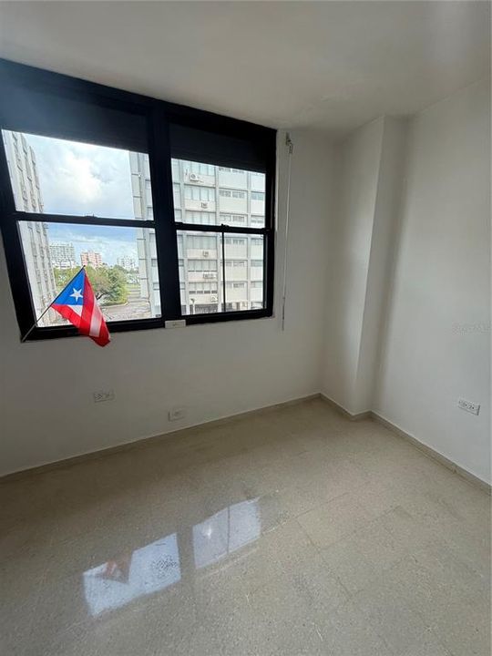 For Rent: $3,000 (2 beds, 1 baths, 880 Square Feet)