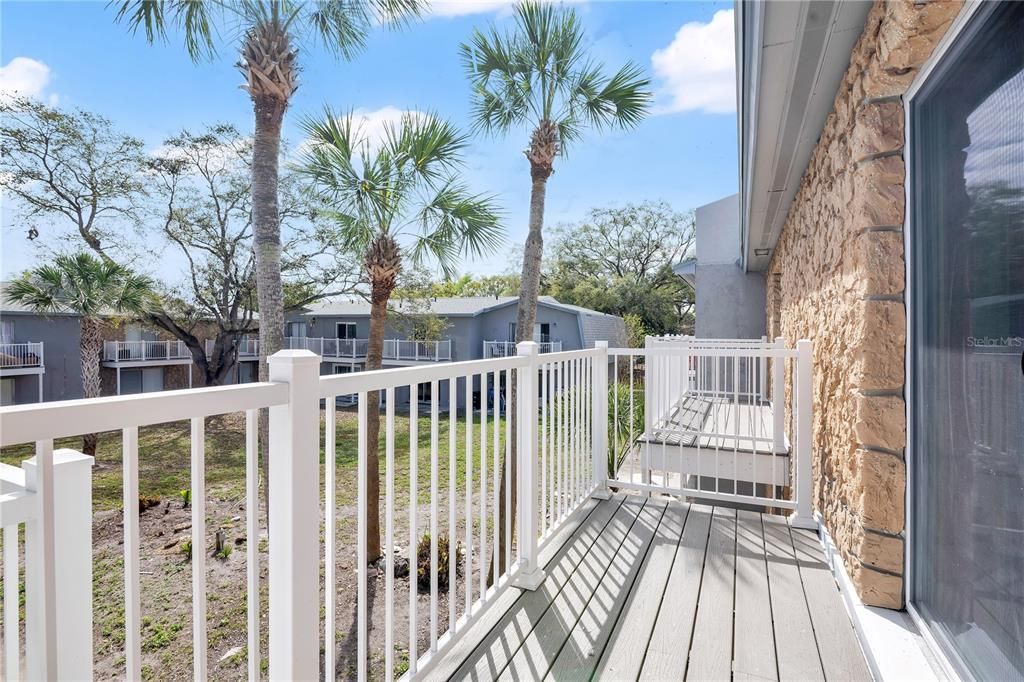 For Sale: $159,000 (2 beds, 2 baths, 1090 Square Feet)