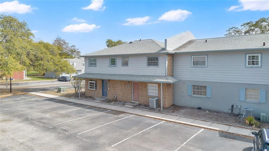 For Sale: $159,000 (2 beds, 2 baths, 1090 Square Feet)