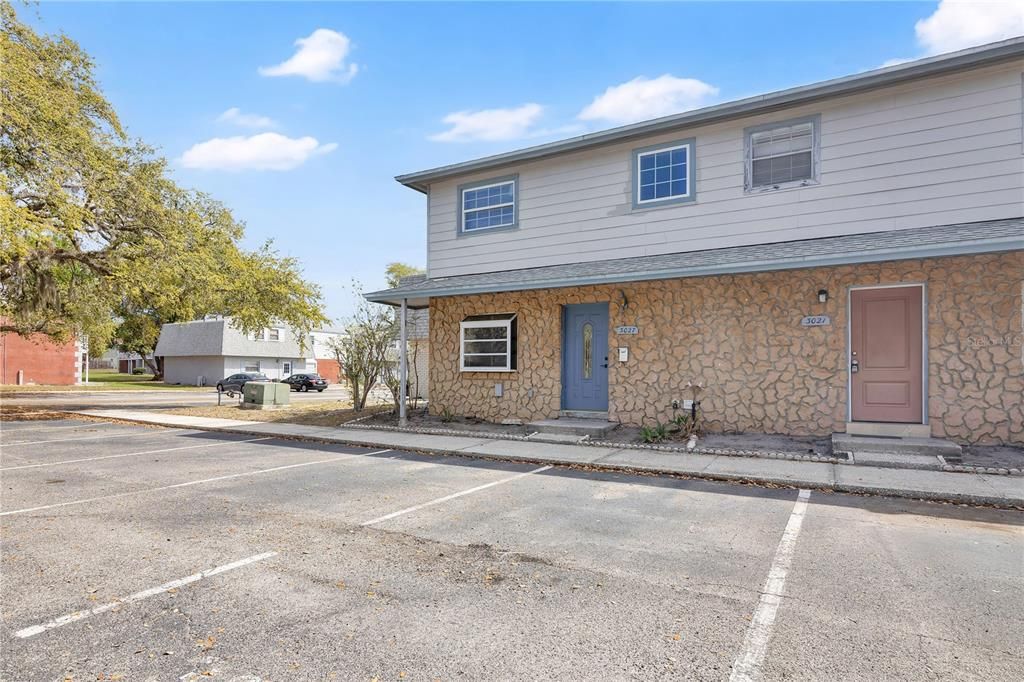 For Sale: $159,000 (2 beds, 2 baths, 1090 Square Feet)