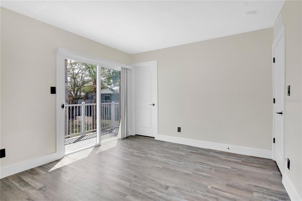 For Sale: $159,000 (2 beds, 2 baths, 1090 Square Feet)