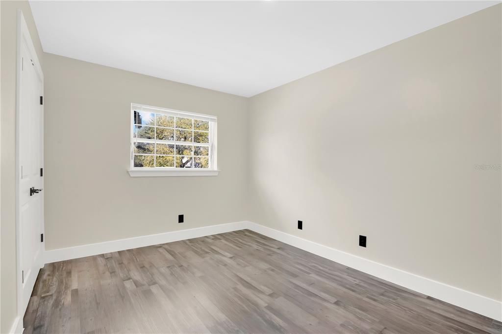 For Sale: $159,000 (2 beds, 2 baths, 1090 Square Feet)