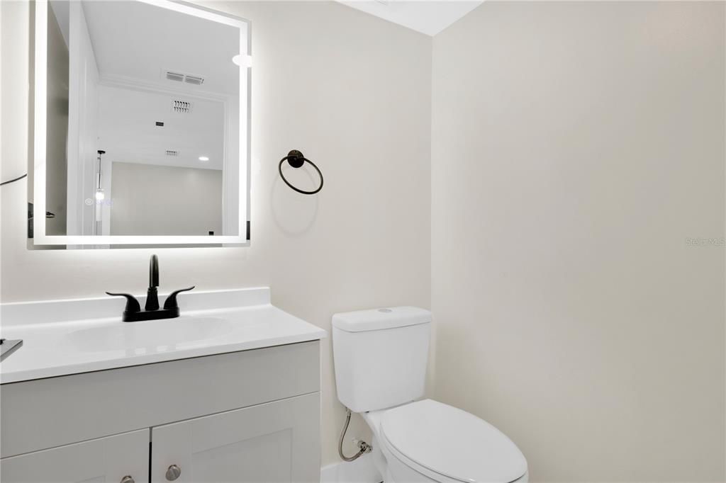 For Sale: $159,000 (2 beds, 2 baths, 1090 Square Feet)