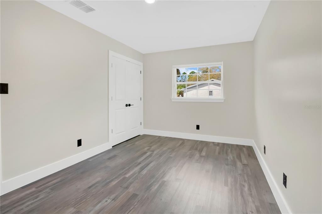 For Sale: $159,000 (2 beds, 2 baths, 1090 Square Feet)
