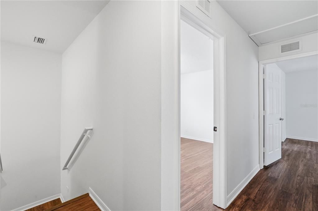 Под контрактом: $329,900 (3 спален, 2 ванн, 1845 Квадратных фут)