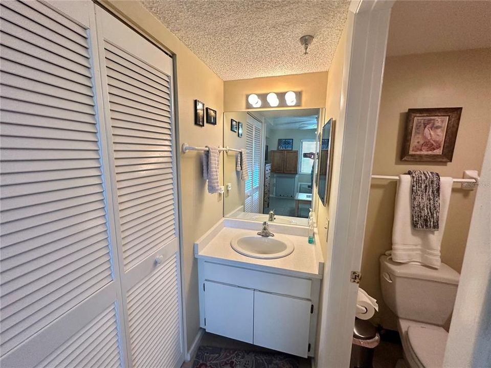 For Rent: $2,300 (2 beds, 2 baths, 950 Square Feet)