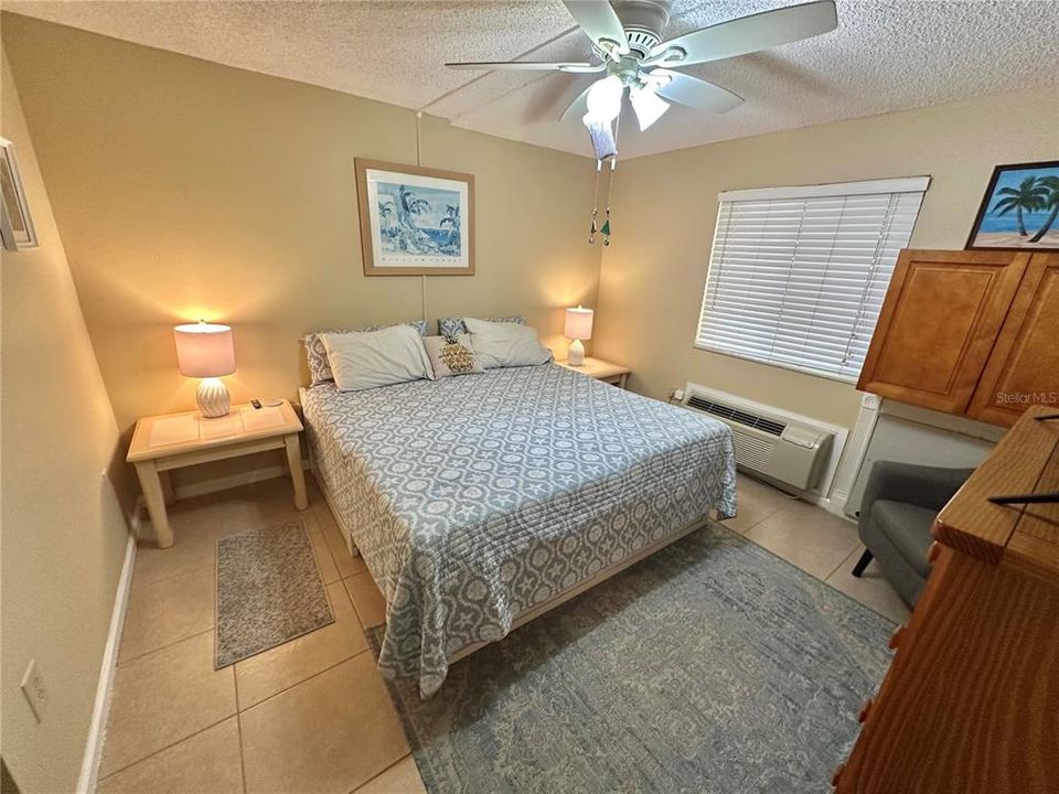 For Rent: $2,300 (2 beds, 2 baths, 950 Square Feet)