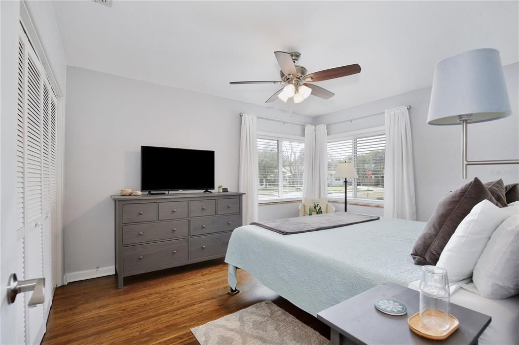 На продажу: $810,000 (4 спален, 0 ванн, 1742 Квадратных фут)