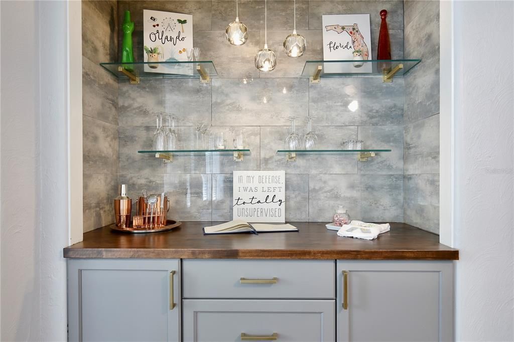 На продажу: $810,000 (4 спален, 0 ванн, 1742 Квадратных фут)