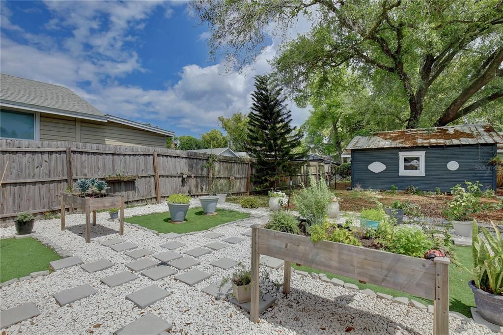 На продажу: $810,000 (4 спален, 0 ванн, 1742 Квадратных фут)