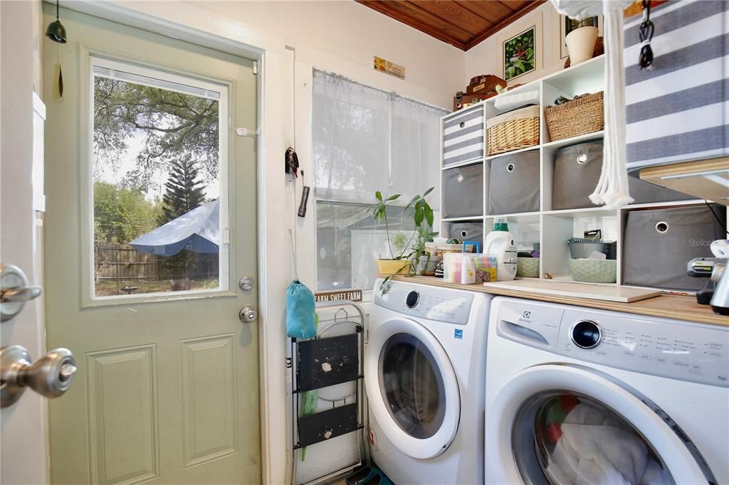 На продажу: $810,000 (4 спален, 0 ванн, 1742 Квадратных фут)