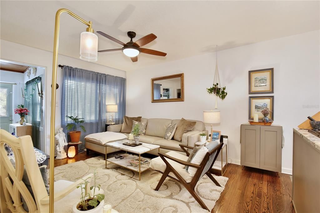 На продажу: $810,000 (4 спален, 0 ванн, 1742 Квадратных фут)