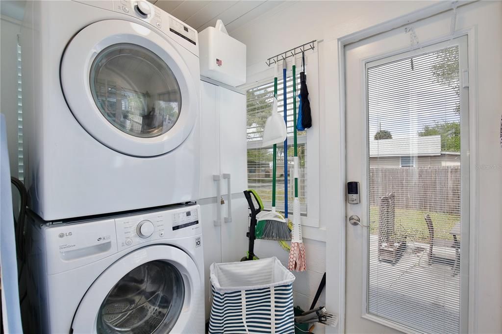 На продажу: $810,000 (4 спален, 0 ванн, 1742 Квадратных фут)