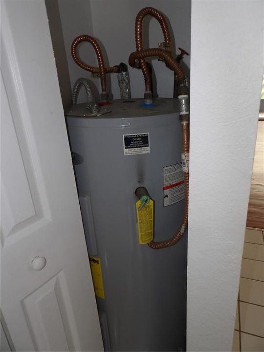En Venta: $102,900 (2 camas, 2 baños, 1077 Pies cuadrados)