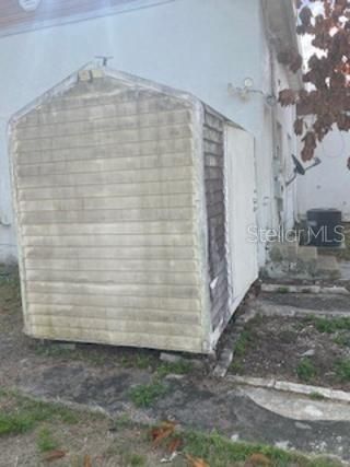 For Sale: $210,000 (2 beds, 1 baths, 1380 Square Feet)