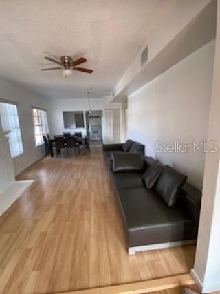 For Sale: $210,000 (2 beds, 1 baths, 1380 Square Feet)