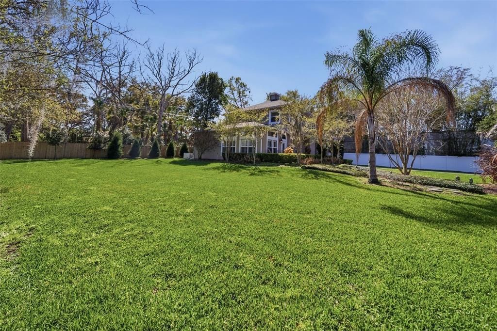 For Sale: $1,500,000 (7 beds, 7 baths, 6315 Square Feet)