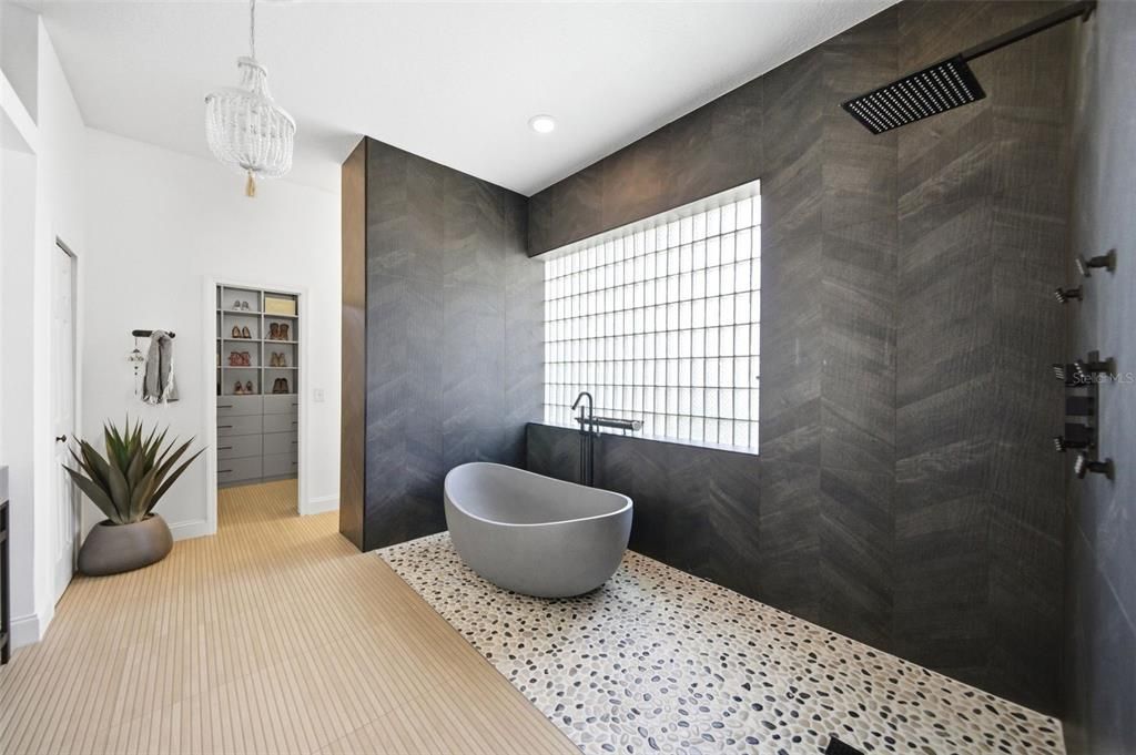 For Sale: $1,500,000 (7 beds, 7 baths, 6315 Square Feet)