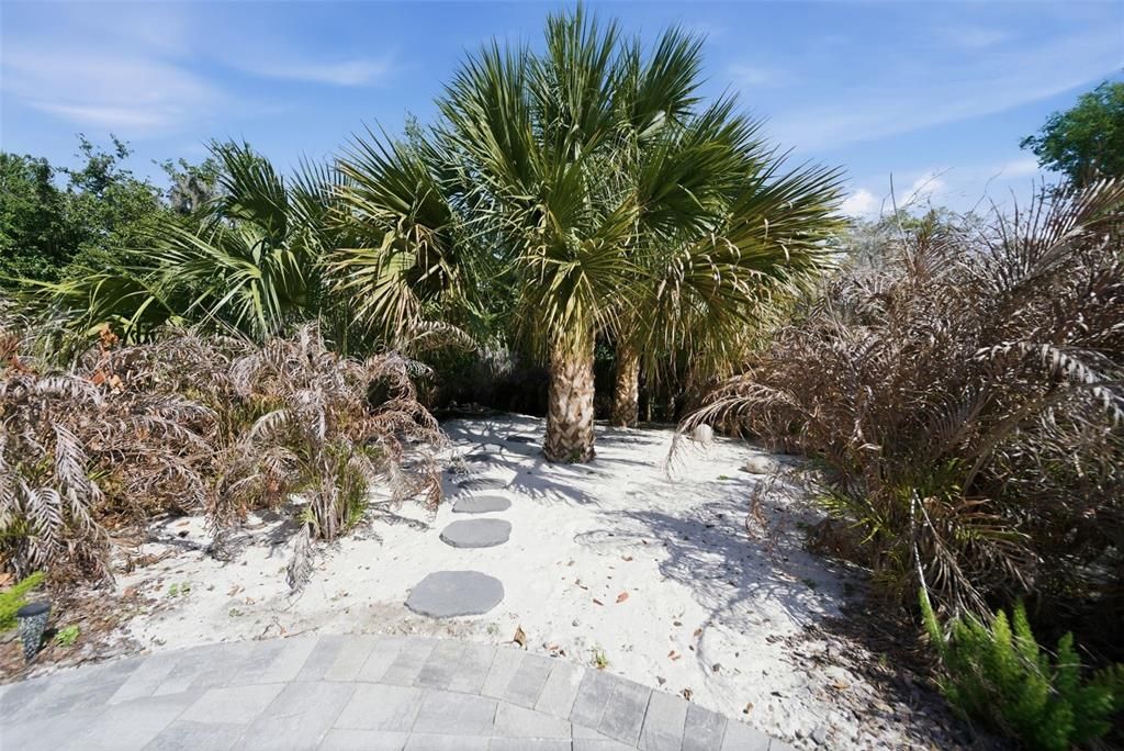 For Sale: $1,500,000 (7 beds, 7 baths, 6315 Square Feet)