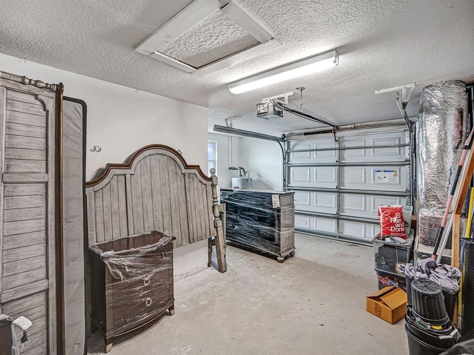 Под контрактом: $339,999 (3 спален, 2 ванн, 1462 Квадратных фут)